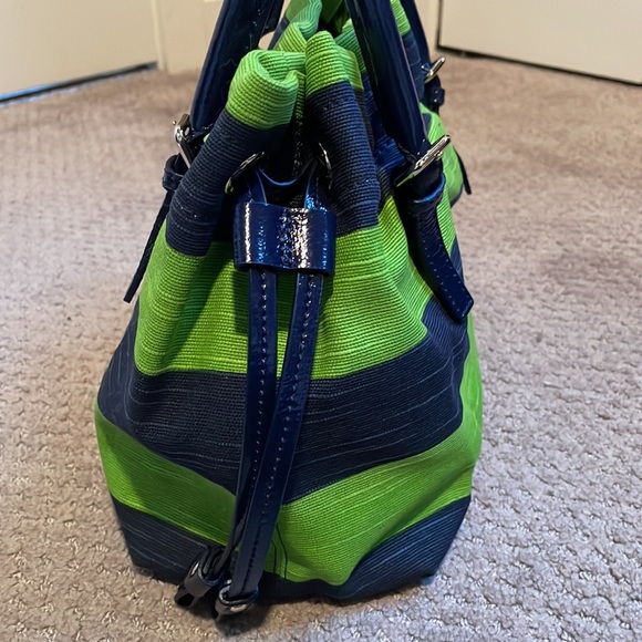 Kate Spade navy & green purse with navy patent leather trim-excellent condition - Picture 6 of 9